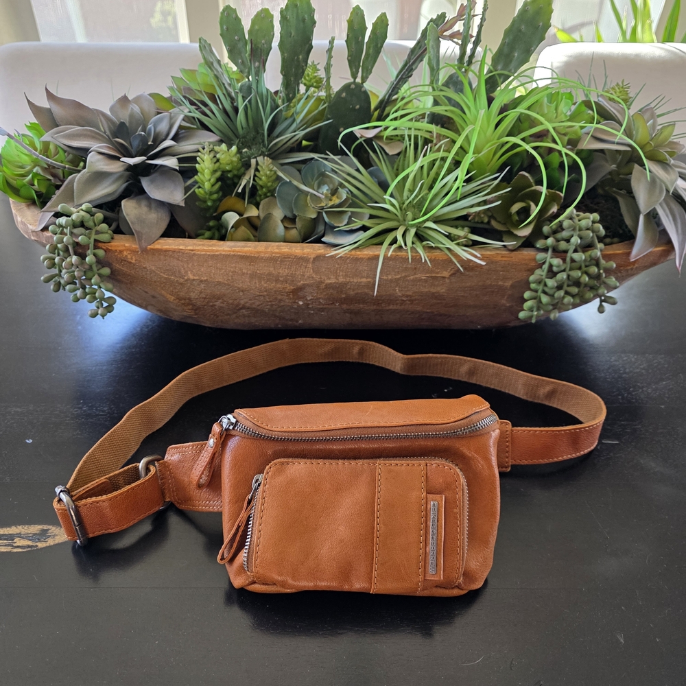 Spikes & Sparrow Fanny Pack - LIKE NEW!